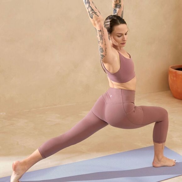 Athleta Salutation Stash Pocket II Capri - Picture 1 of 8